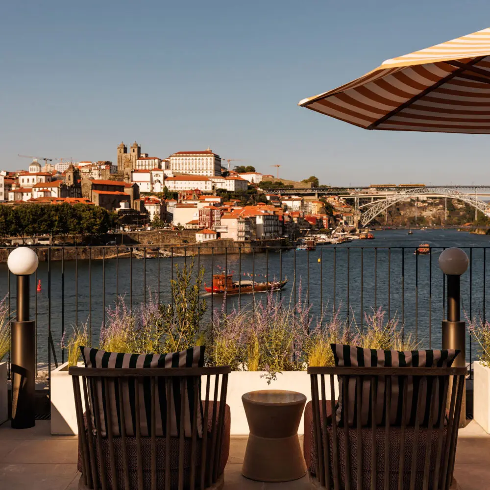 Rooftop Bar and Restaurant in Gaia Porto