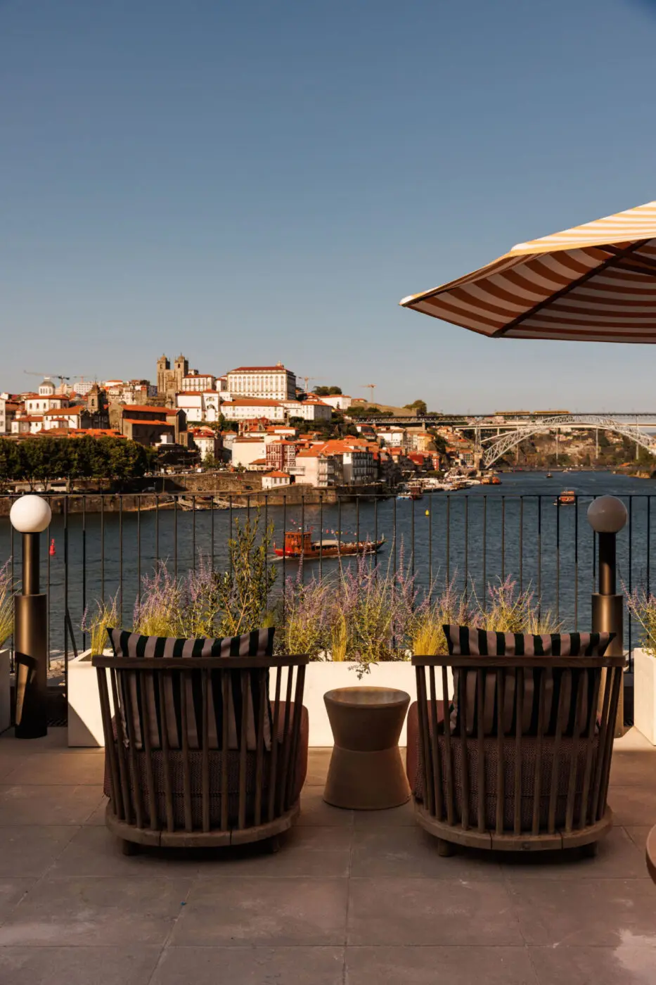 Rooftop Bar and Restaurant in Gaia Porto