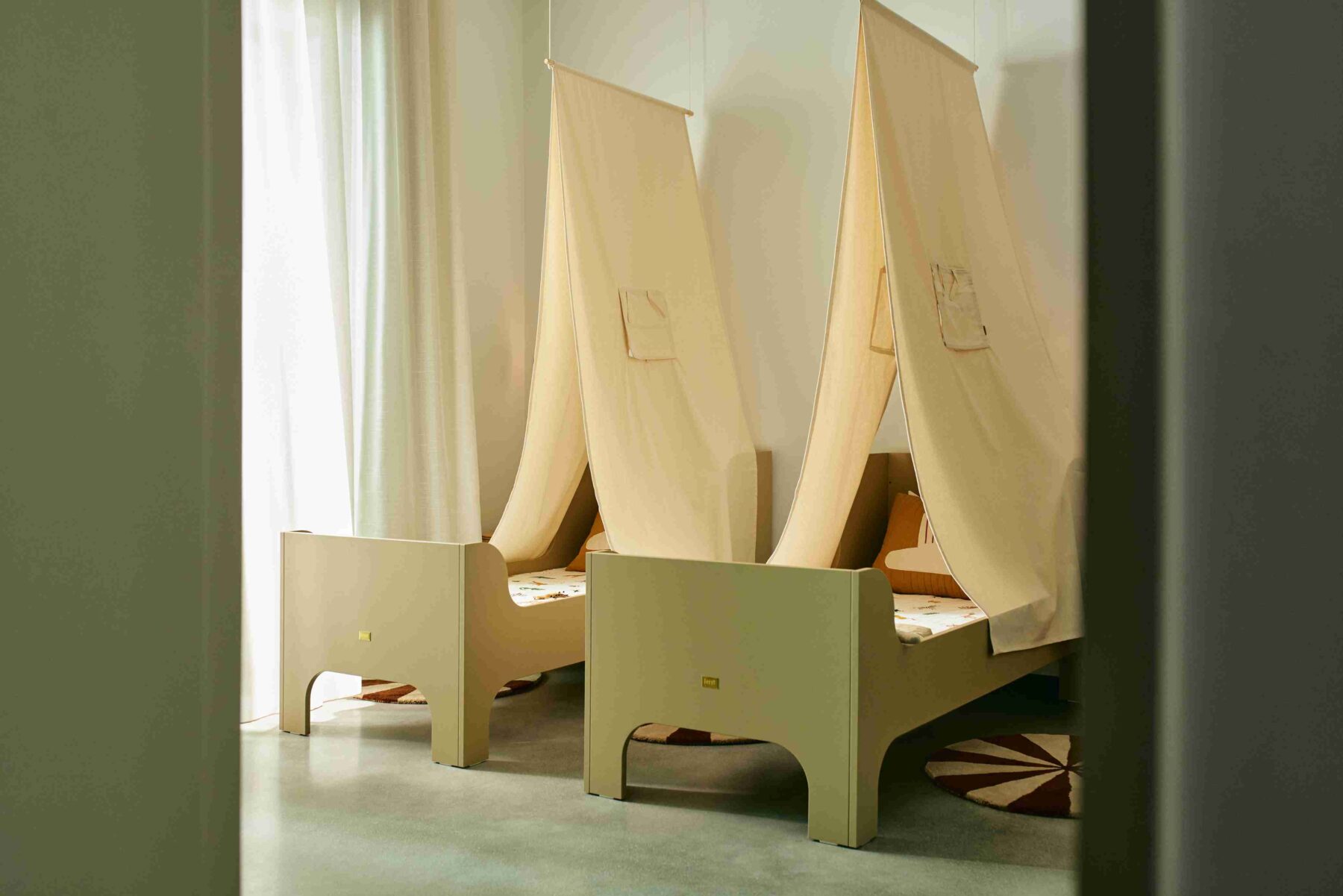 Cribs in Porto hotel kids club
