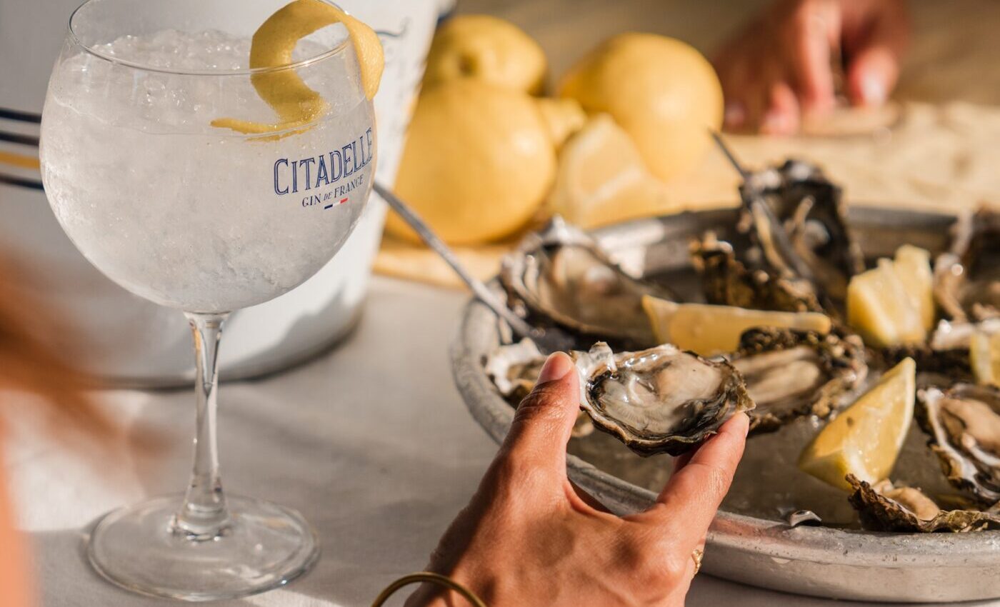 Gin and oysters event at a rooftop in Porto